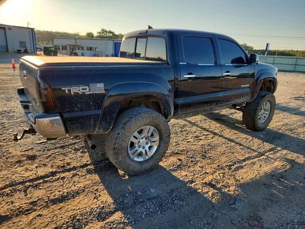 2015 TOYOTA TACOMA