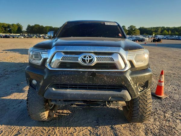 2015 TOYOTA TACOMA