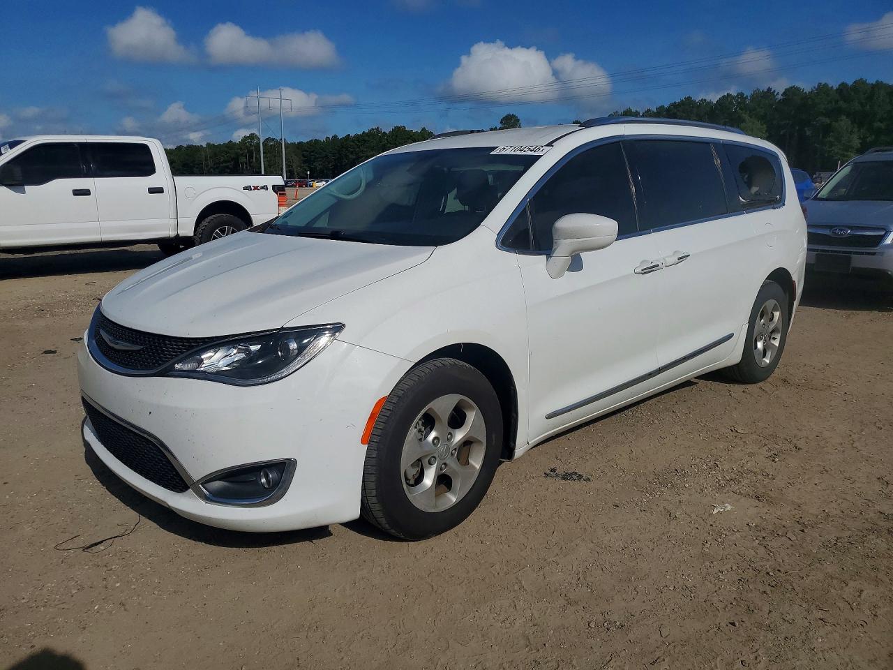 2017 CHRYSLER PACIFICA Touring L Plus