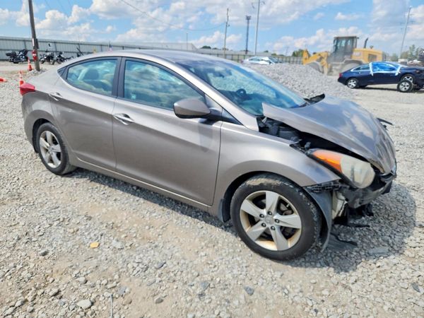 2013 HYUNDAI ELANTRA