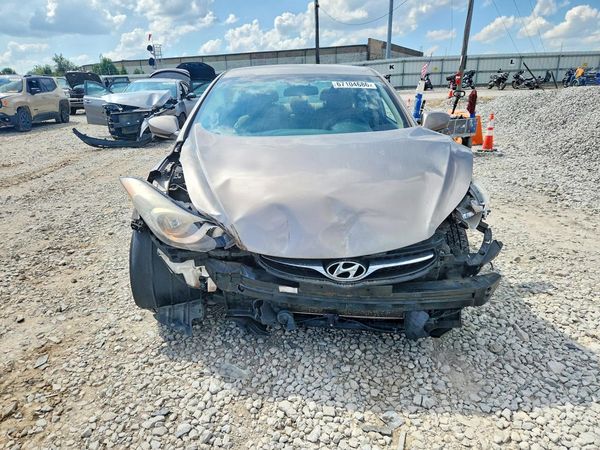 2013 HYUNDAI ELANTRA