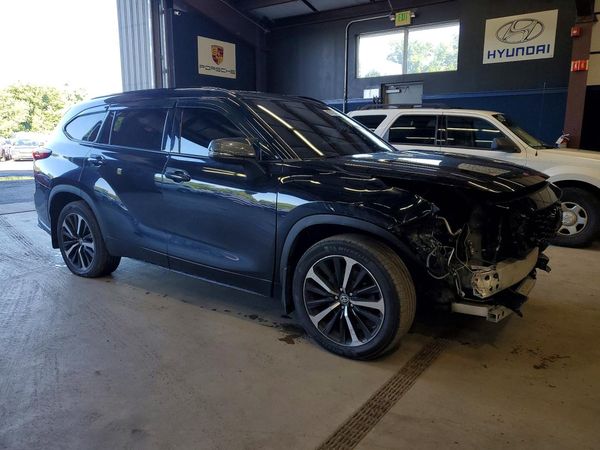 2021 TOYOTA HIGHLANDER XSE