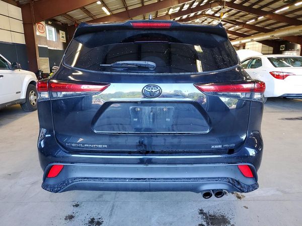 2021 TOYOTA HIGHLANDER XSE