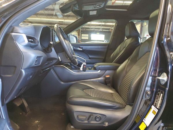 2021 TOYOTA HIGHLANDER XSE