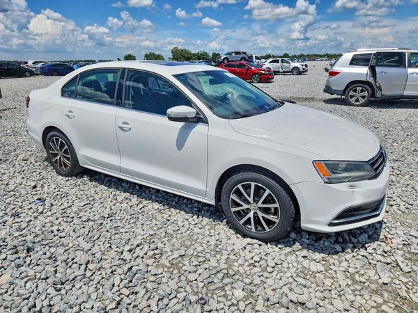 2017 VOLKSWAGEN JETTA SE