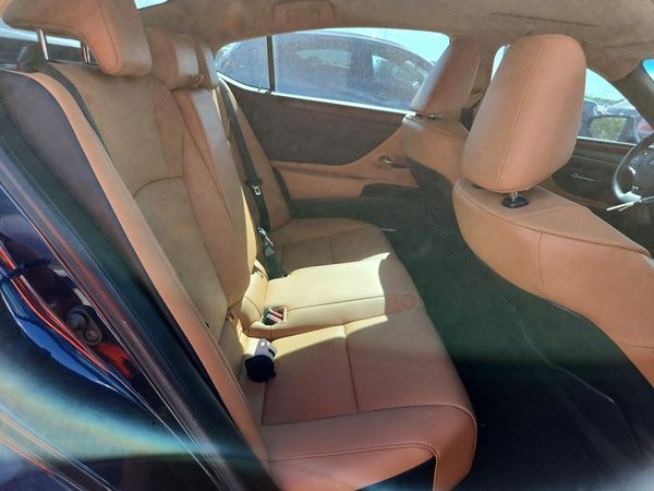 2022 LEXUS ES 350