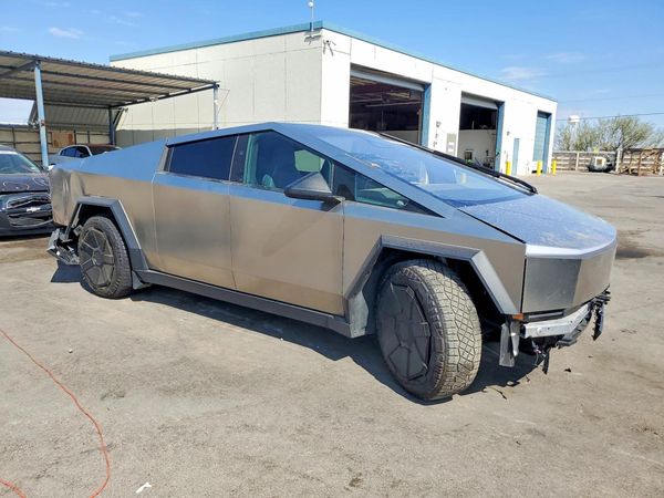 2025 TESLA CYBERTRUCK — Passenger 3/4