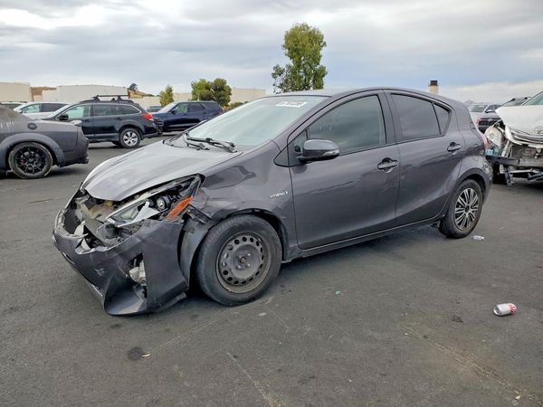 2015 TOYOTA PRIUS