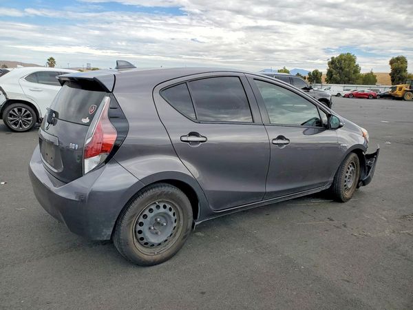 2015 TOYOTA PRIUS