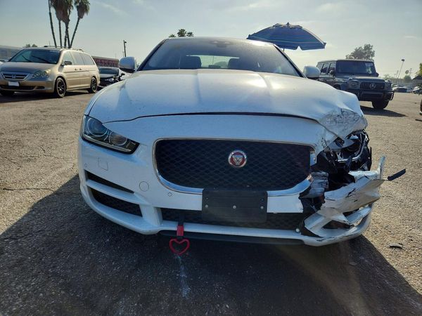2017 JAGUAR XE