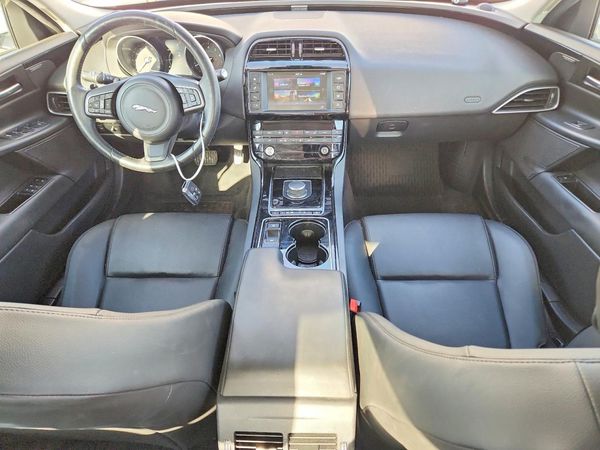 2017 JAGUAR XE