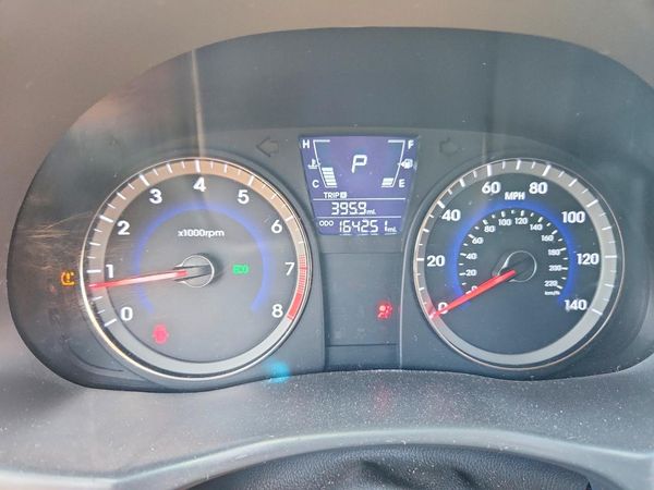 2012 HYUNDAI ACCENT GL (Middle-low grade)