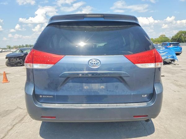 2014 TOYOTA SIENNA