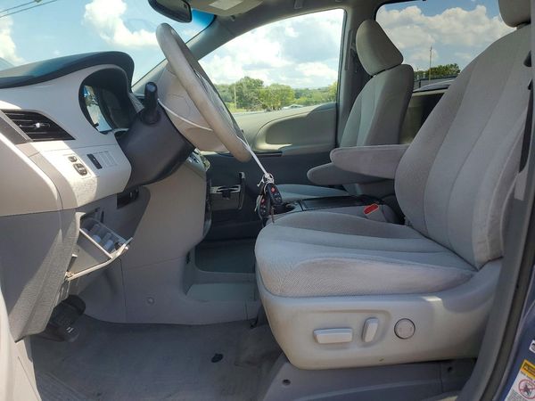2014 TOYOTA SIENNA
