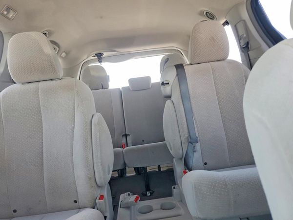 2014 TOYOTA SIENNA