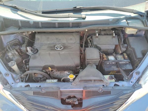 2014 TOYOTA SIENNA