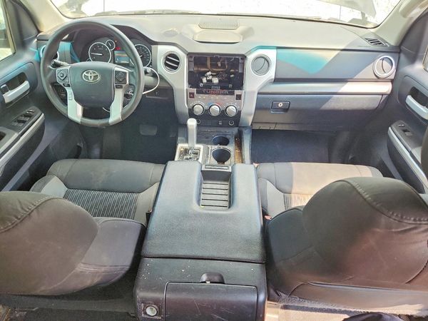 2014 TOYOTA TUNDRA SR5 — CKPT