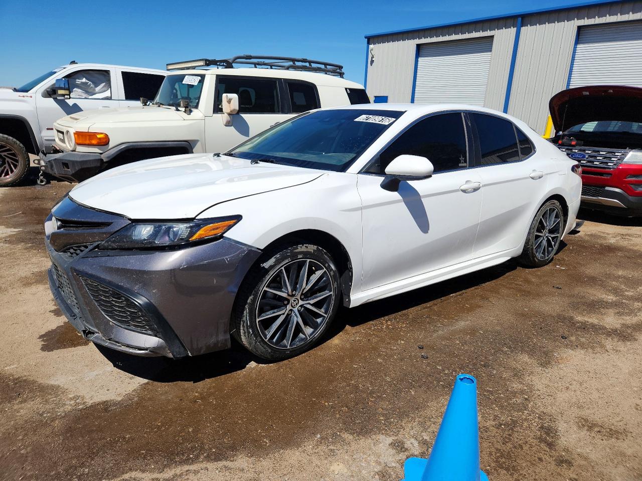 2021 TOYOTA CAMRY SE — Front 3/4