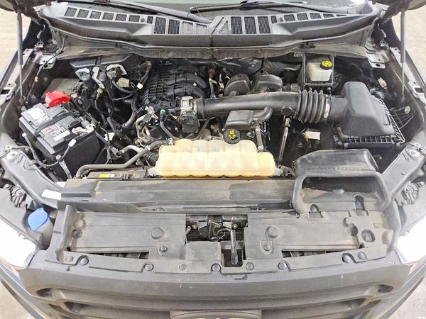 2022 FORD F150 SuperCab — Engine bay