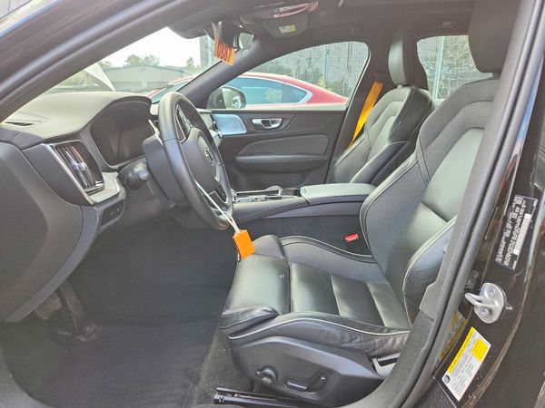 2023 VOLVO V60