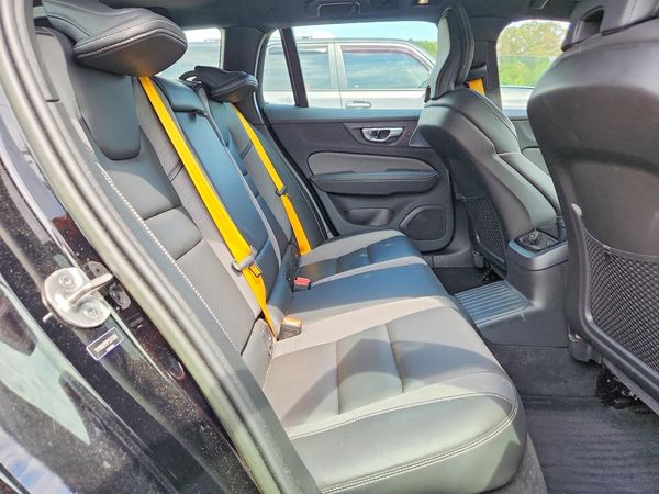 2023 VOLVO V60