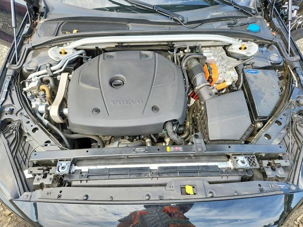 2023 VOLVO V60