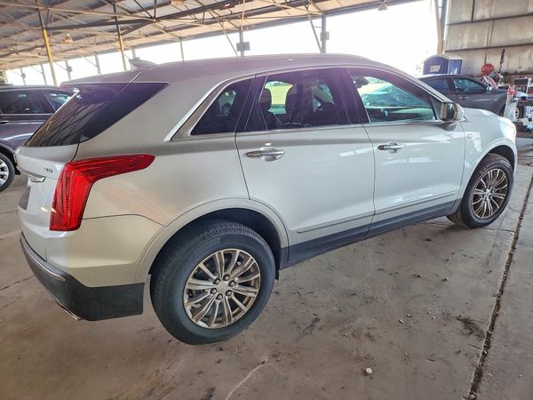 2017 CADILLAC XT5