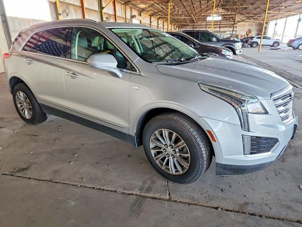 2017 CADILLAC XT5