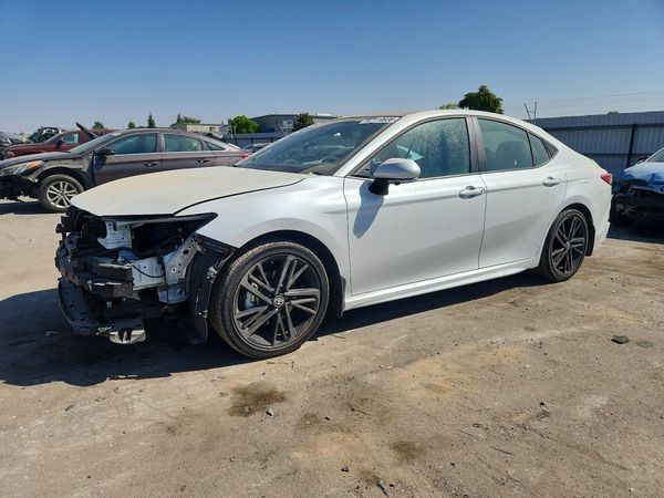 2026 TOYOTA CAMRY
