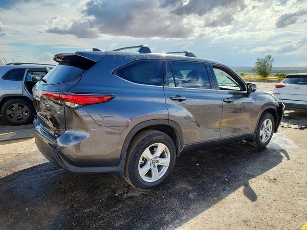 2022 TOYOTA HIGHLANDER