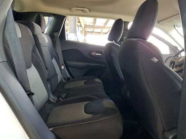 2015 JEEP CHEROKEE Sport
