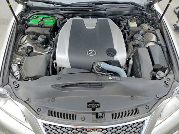 2016 LEXUS IS — Engine bay