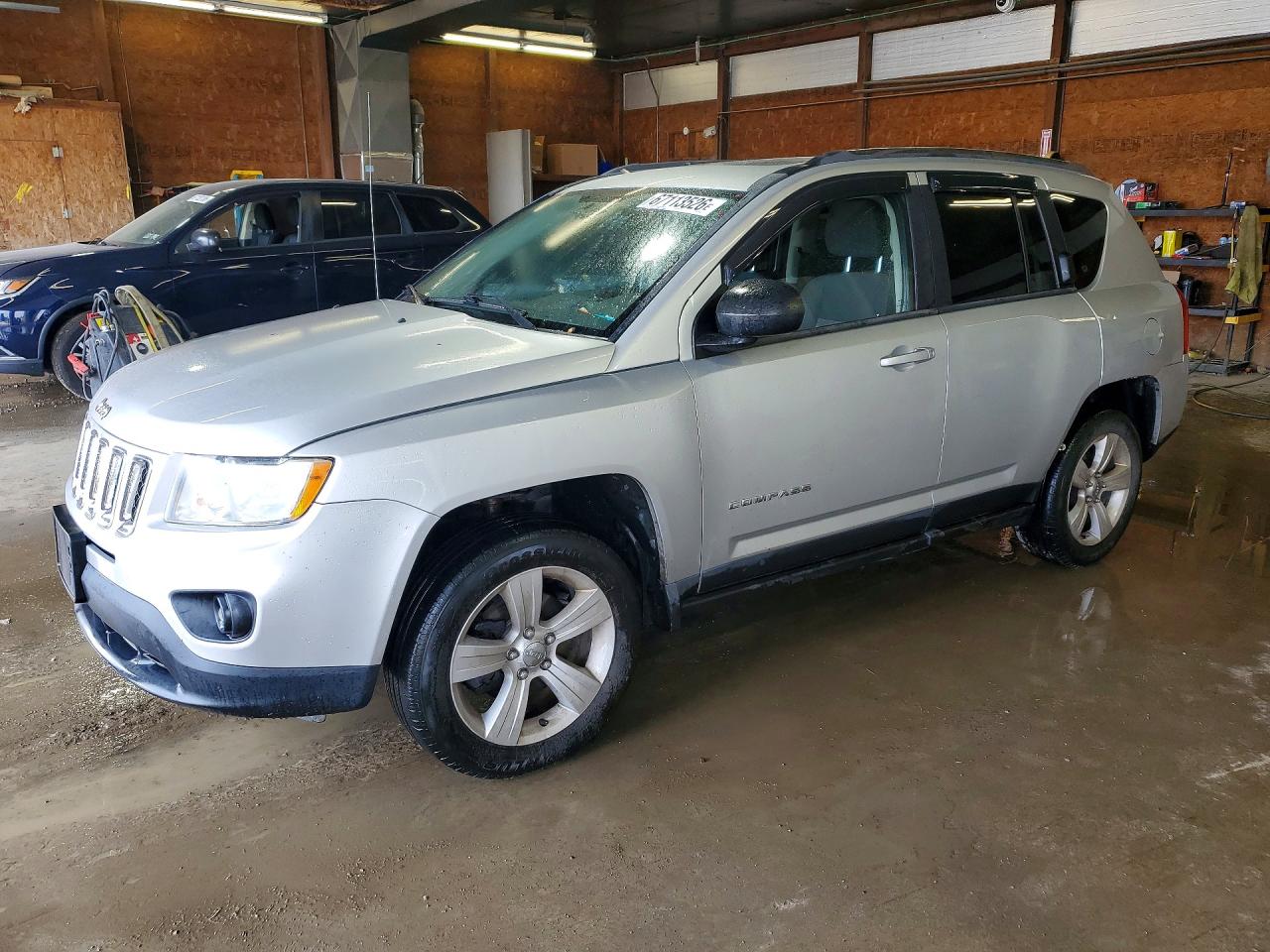 2013 JEEP COMPASS Latitude — Front 3/4