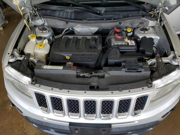 2013 JEEP COMPASS Latitude — Engine bay