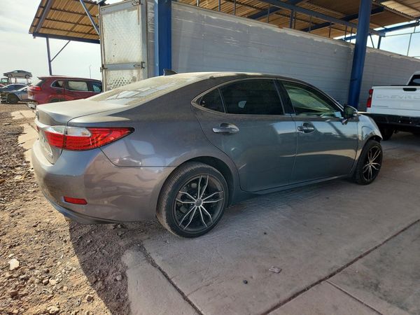 2015 LEXUS ES