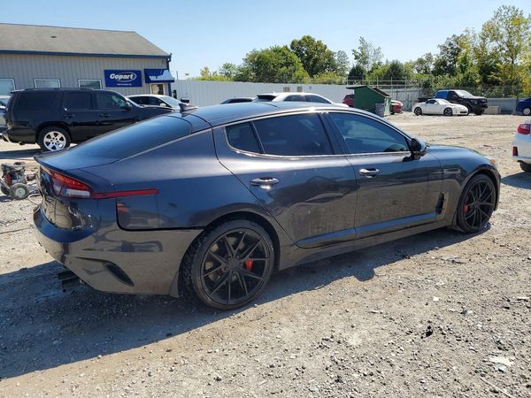 2022 KIA STINGER