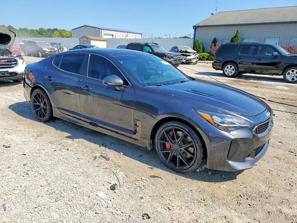 2022 KIA STINGER