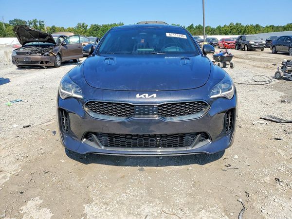 2022 KIA STINGER