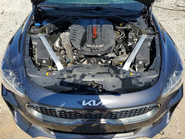 2022 KIA STINGER