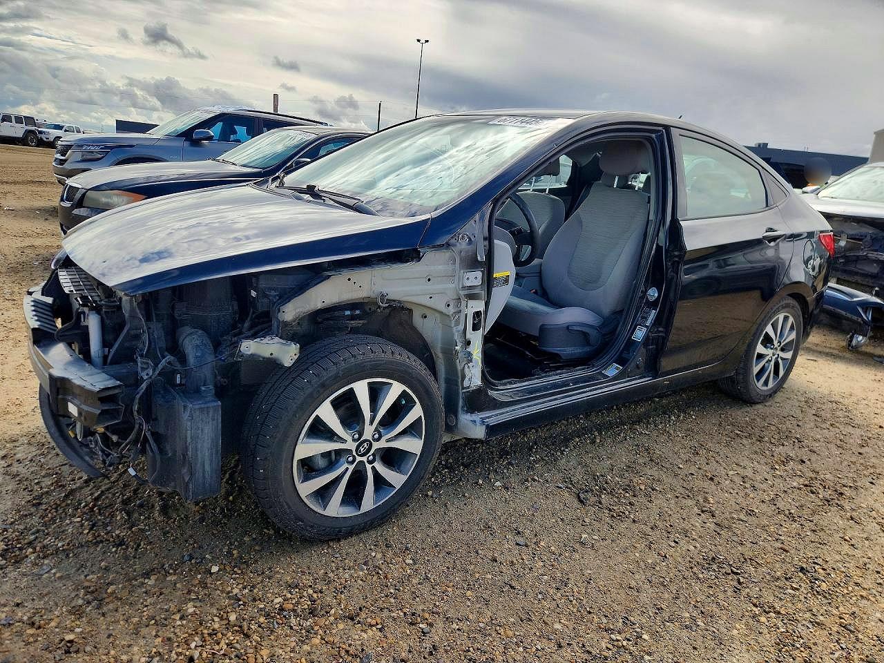 2017 HYUNDAI ACCENT SE Base — Front 3/4