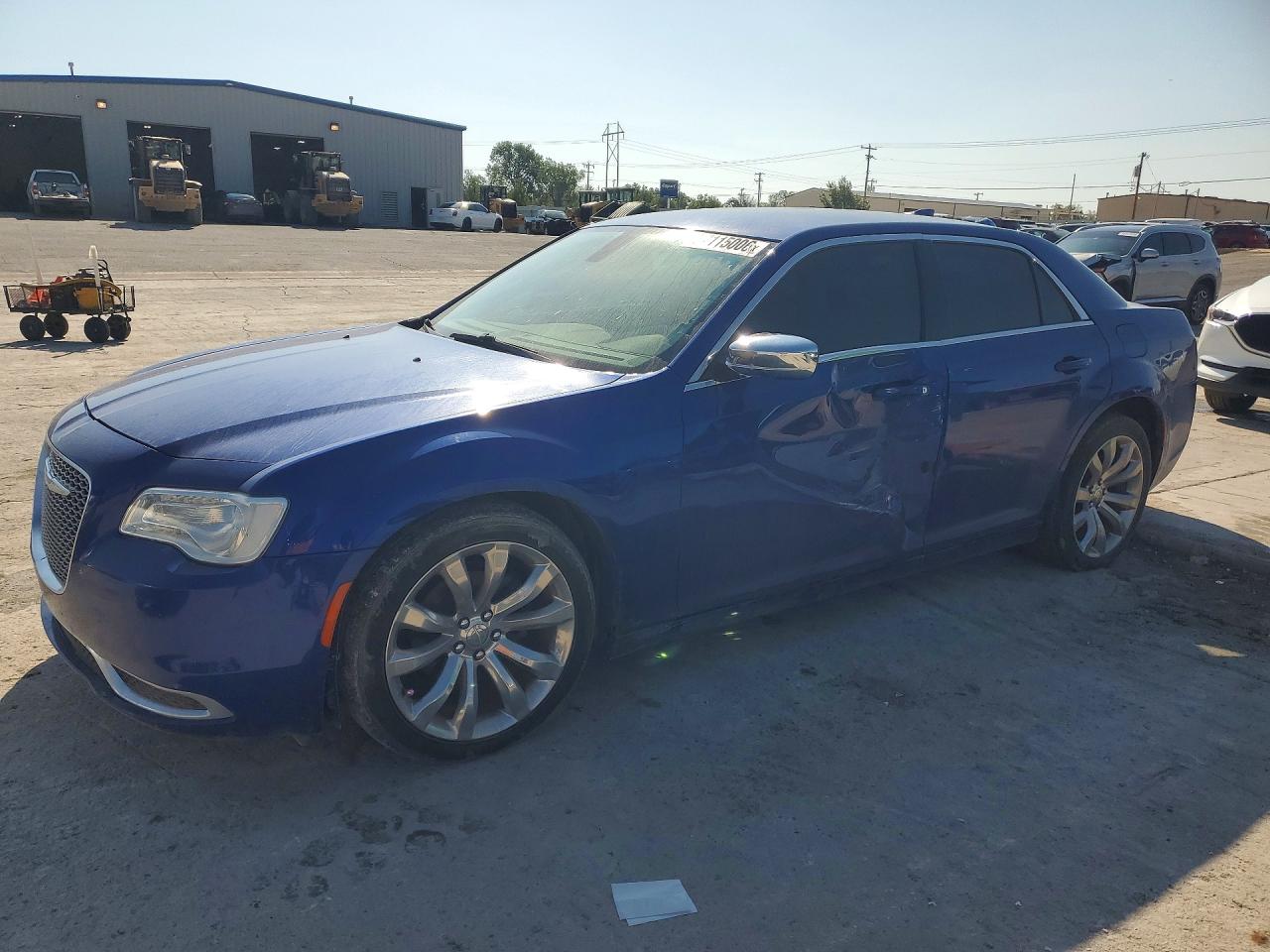 2018 CHRYSLER 300 — Front 3/4
