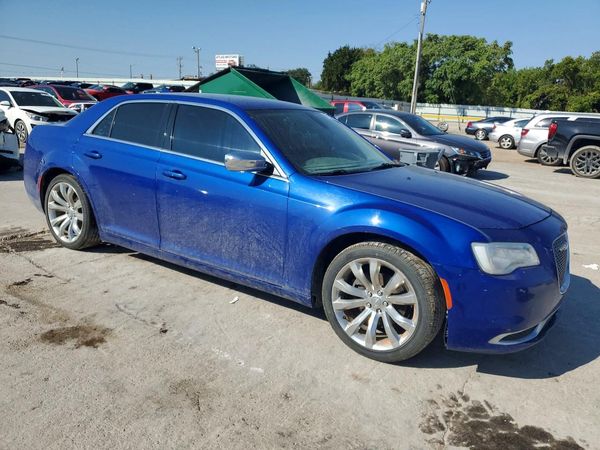 2018 CHRYSLER 300 — Passenger 3/4