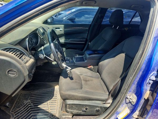 2018 CHRYSLER 300 — DENT