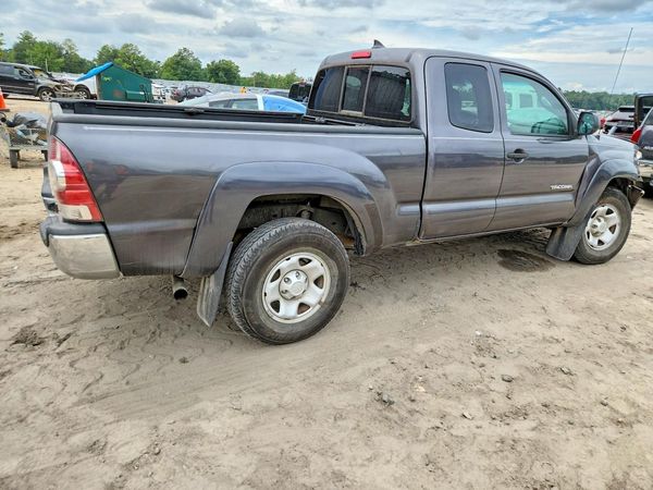 2015 TOYOTA TACOMA Delux Grade