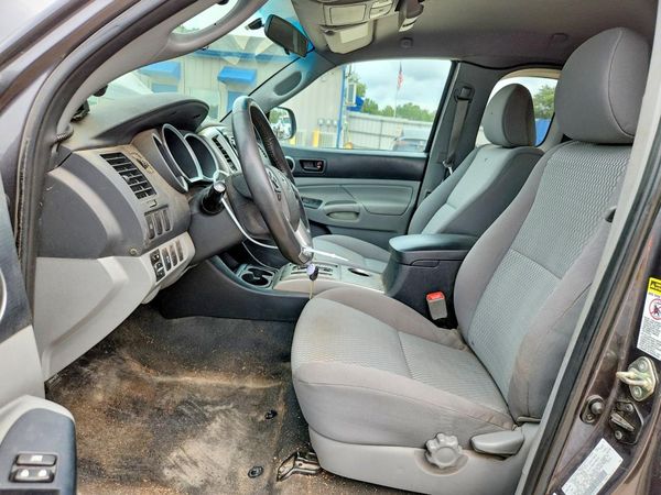 2015 TOYOTA TACOMA Delux Grade