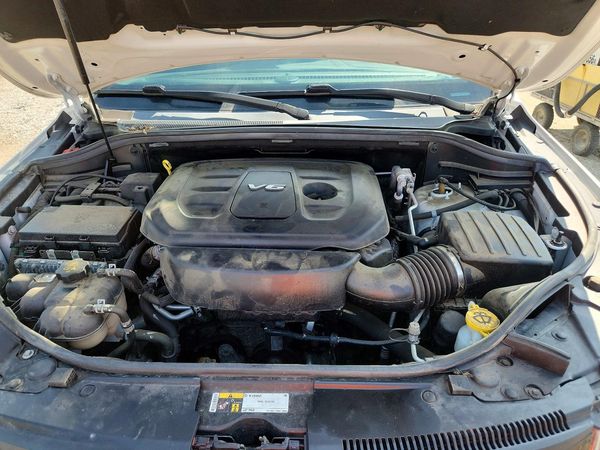 2018 JEEP GRAND CHEROKEE Overland — Engine bay