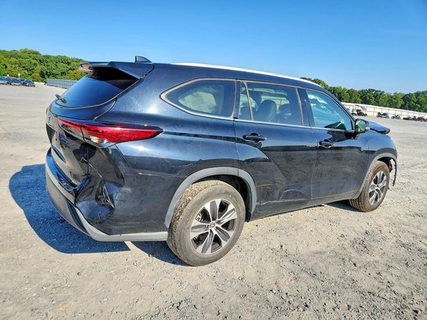 2022 TOYOTA HIGHLANDER