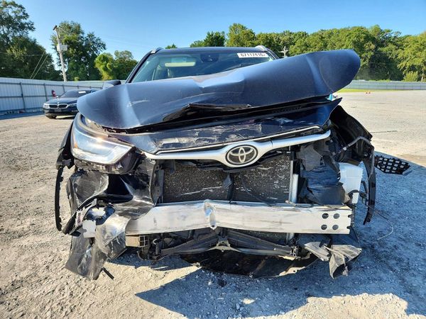 2022 TOYOTA HIGHLANDER
