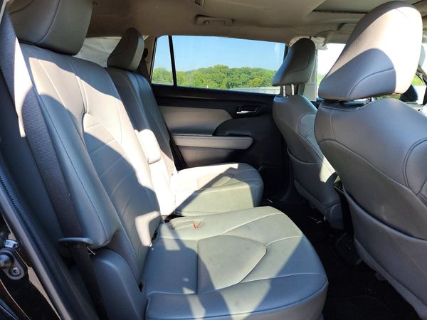 2022 TOYOTA HIGHLANDER