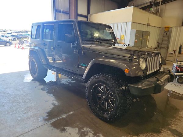 2017 JEEP WRANGLER UNLIMITED Unlimited Sahara — Passenger 3/4